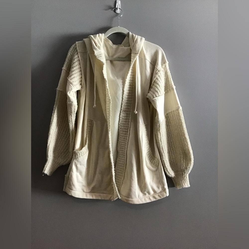 Impressions Cream Hooded Knit Cardigan Size Medium/Large